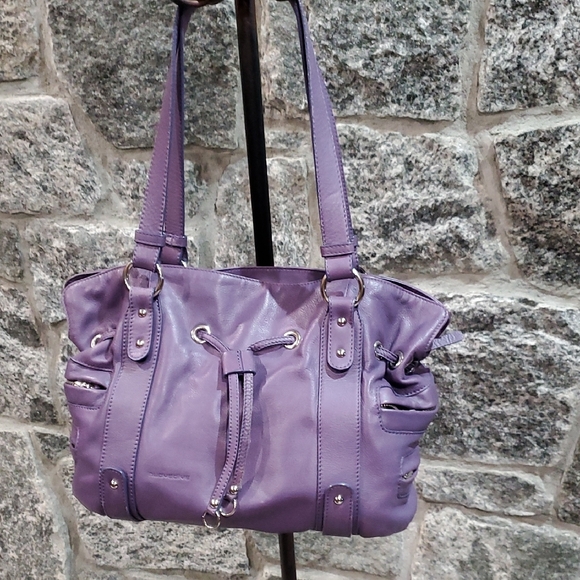 Nuovedive Handbags - Nuovedive. Lavender Shoulder Bag